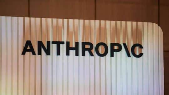 Sony y Warner demandan a Anthropic por usar canciones de The Beatles y Taylor Swift para entrenar su IA