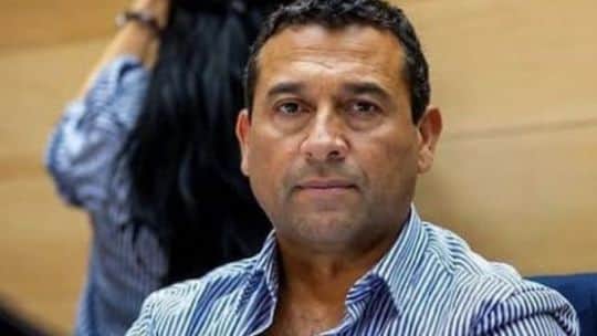 Denuncian a Ramón “Cañito” Flores por hacer ingresar a la Legislatura a un condenado y cesanteado por Epec