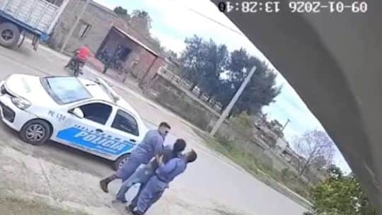 Grave violencia institucional en Chaco: policías golpearon con puños y patadas a un hombre con problemas de salud mental