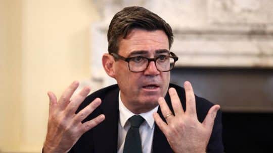Dura respuesta de Londres tras las medidas de Milei por Malvinas: "Vamos a ser implacables a la hora de defenderlas"