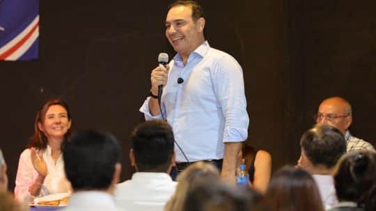 Gustavo Valdés, sobre una posible alianza: "Todavía no tenemos diálogo político con La Libertad Avanza"