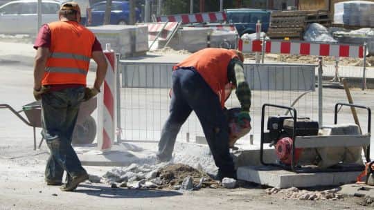 Ley de Modernización Laboral: a seis meses de su vigencia cae el empleo formal y más trabajadores buscan otro empleo refugio