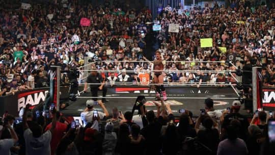 Nacho Borderes, el argentino que entrena a los luchadores de WWE para actuar: “Los más recordados no son los que luchan perfecto”