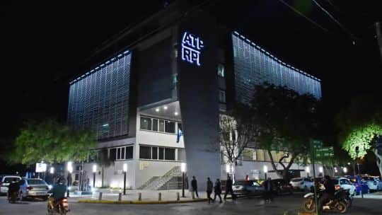Denuncia penal por una consultoría de $1.887 millones para el organismo fiscal de Chaco