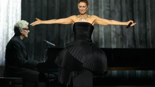 París: Céline Dion reapareció en escena tras seis años de ausencia