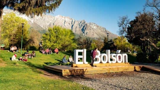 Buscan voluntarios para trabajar en un hostel a 5 kilómetros de El Bolsón: ofrecen alojamiento y desayuno