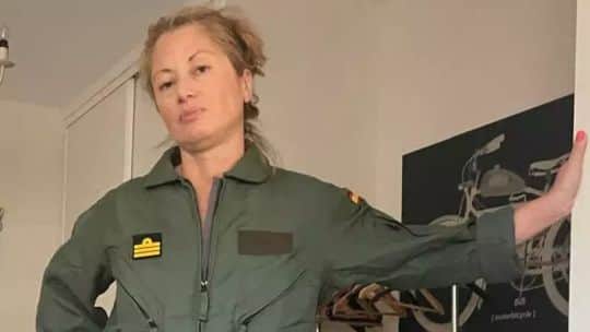 En RDC analizaron el caso de Janina White, la mujer de Tinder que terminó bajo sospecha de ser una espía rusa