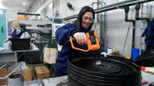 Indicador preocupante: la probabilidad de que la economía argentina deje de crecer subió al 82% en agosto