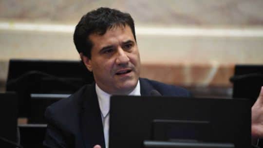 Maximiliano Abad exigió una "revolución educativa" y pidió convocar a un Congreso Pedagógico Nacional
