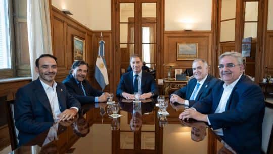 El gobernador de Corrientes con Diego Santilli: zona cálida, el eje del encuentro en Casa Rosada