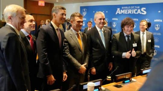 Primera jornada de Milei en Nueva York: la advertencia británica por Malvinas y el respaldo de Trump en el Escudo de las Américas
