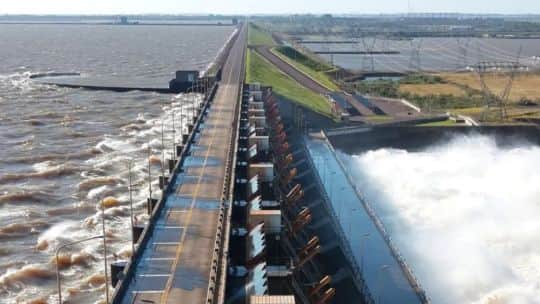 "Super Niño": Yacyretá prevé caudales récord en el río Paraná para 2026 y 2027
