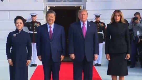 Trump recibió con honores militares a Xi Jinping en la Casa Blanca para tratar "temas apremiantes"