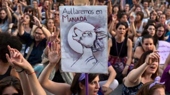 Violaron en grupo a una adolescente, filmaron y viralizaron videos: los condenaron a 8 y 9 años de prisión