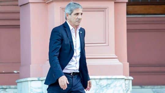 Caputo necesita US$ 5 mil millones adicionales para poder afrontar los vencimientos de 2027
