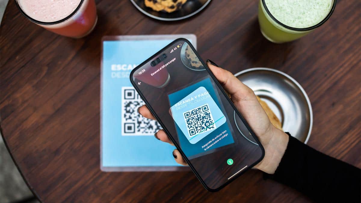 Los pagos con QR y las transferencias crecieron más de 60% y desplazan al efectivo