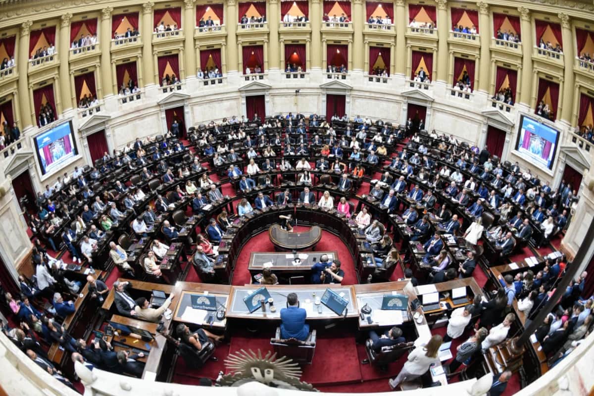 El Gobierno juega sus fichas en Diputados y la oposición prepara el contragolpe