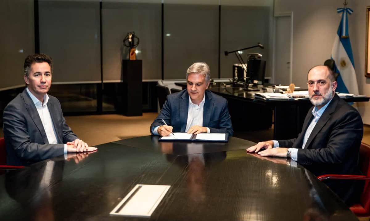 Llaryora enviará a la Legislatura un proyecto para refinanciar deudas familiares