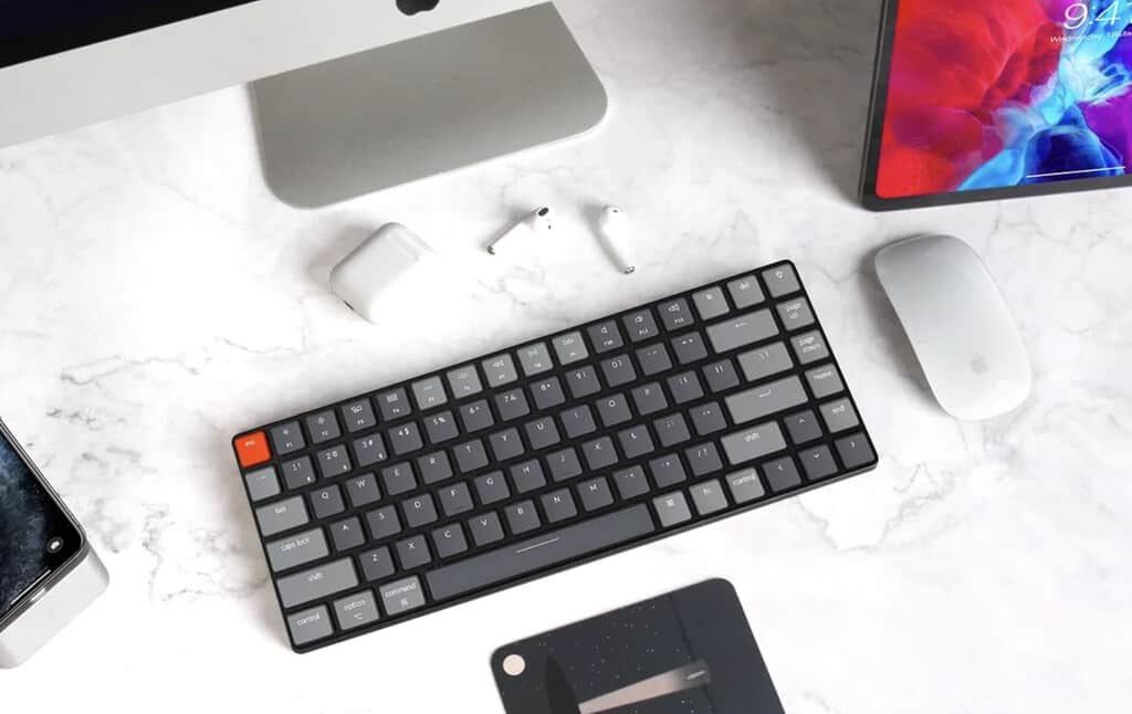 Buscaba un teclado compacto, versátil y sin RGB para trabajar. Compré este Keychron y desde entonces es el que siempre recomiendo