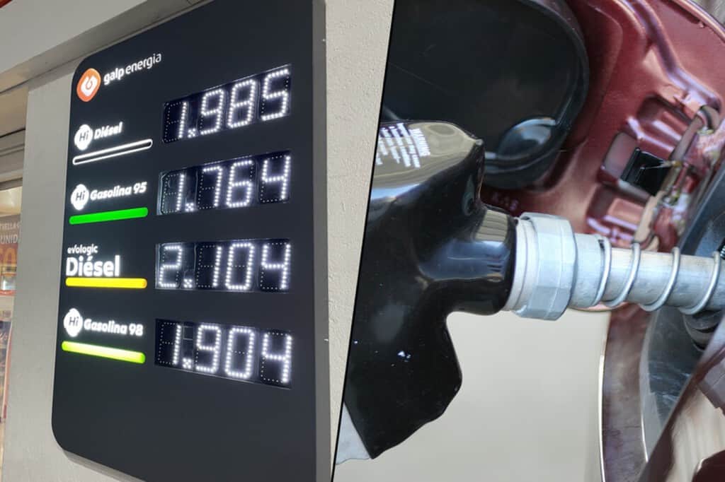 El diésel se ha vuelto a disparar en todo el mundo aunque el crudo no esté en máximos: la clave está en las refinerías