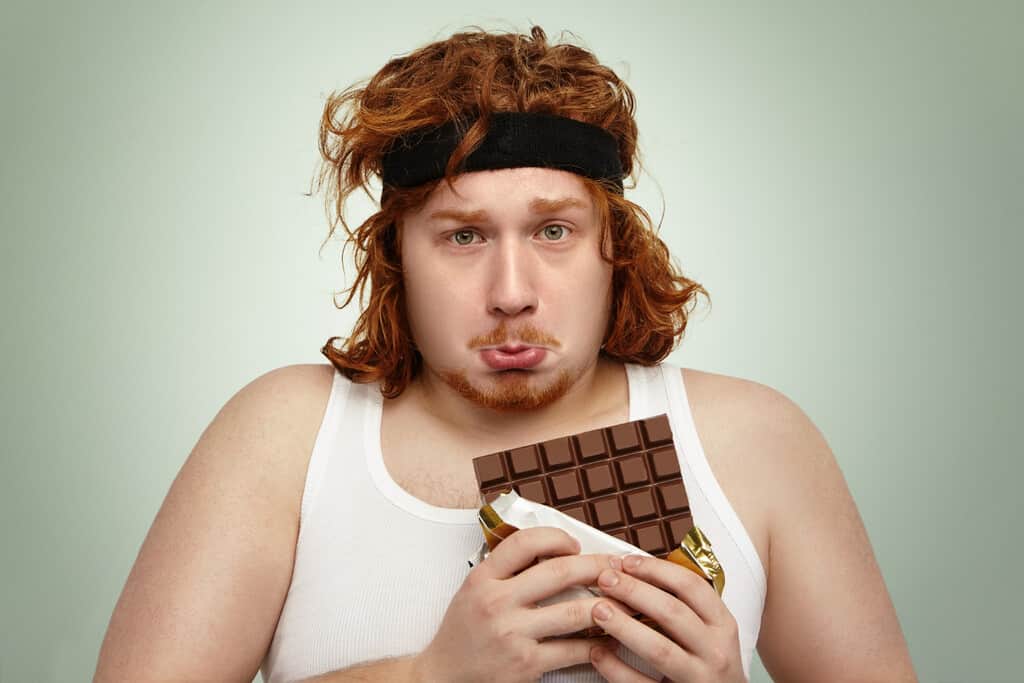¿Quieres hacer más repeticiones en el gimnasio? Llévate una barrita de chocolate, pero no te la comas