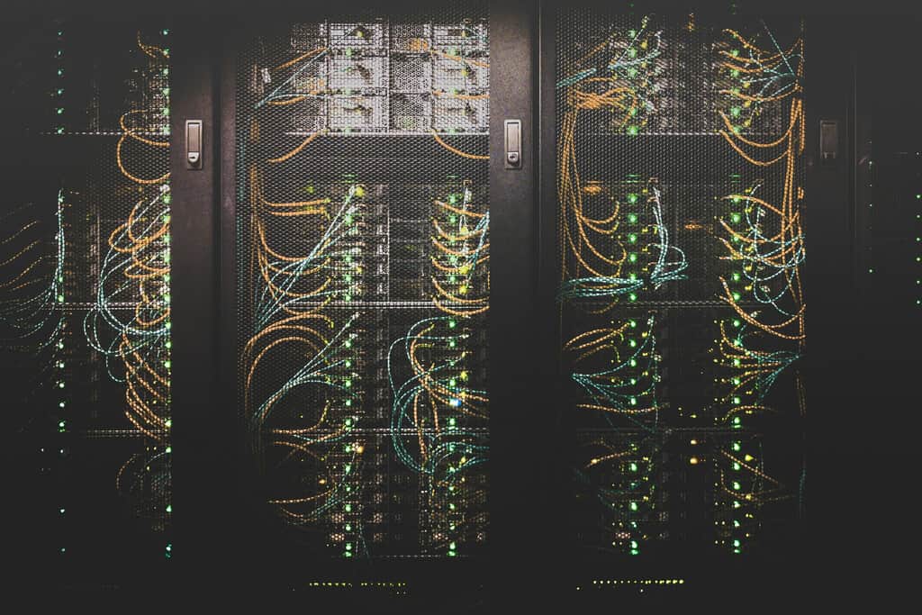 España quiere dejar de depender de Huawei. El problema es que primero tiene que pagar millones por seguir dependiendo de Huawei