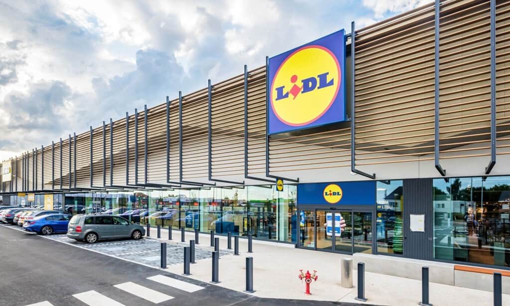 Lidl tiene este microondas en color pastel por menos de 50 euros: de 20 litros y con 700 W de potencia