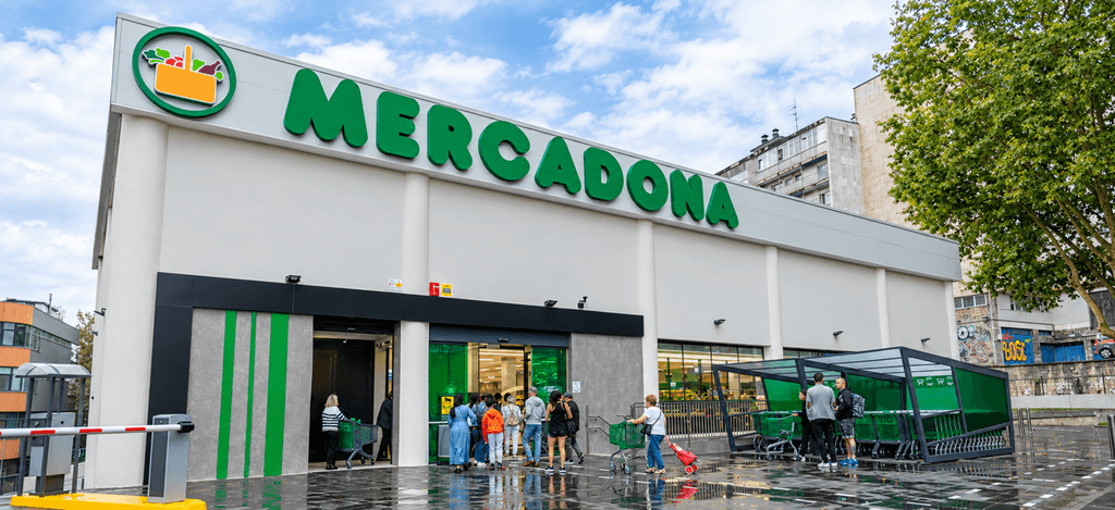 La industria lleva años preguntándose si Mercadona tocaría techo alguna vez. Ahora la pregunta es si ya ha ocurrido