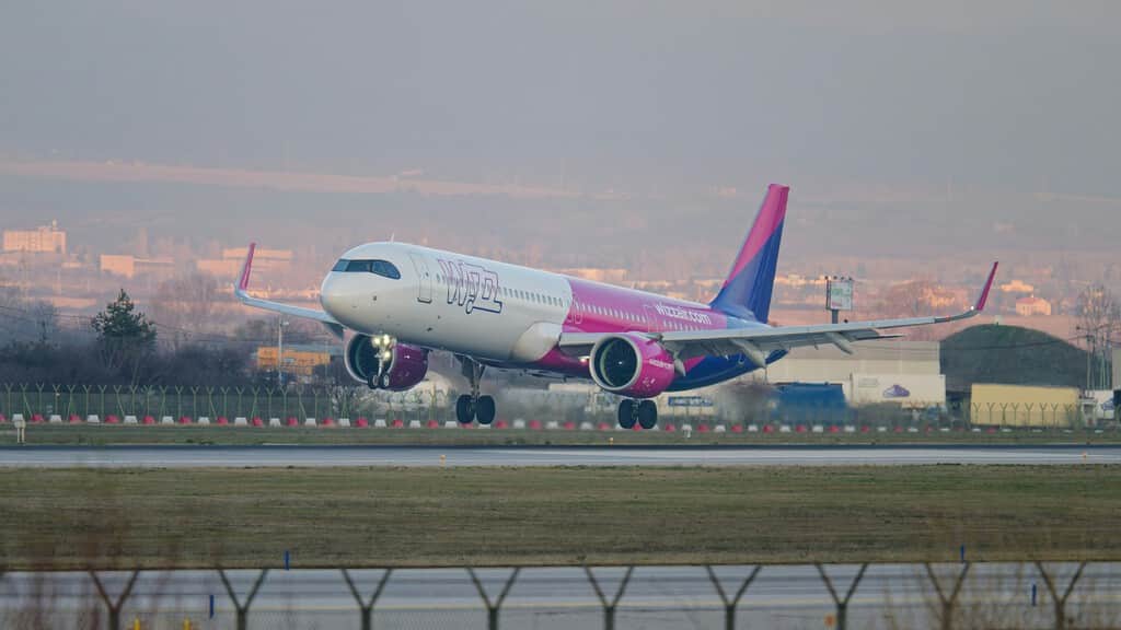 Ryanair ha dominado en Zaragoza durante años. Su retirada en los aeropuertos regionales está haciendo que otra aerolínea se alce: Wizz Air