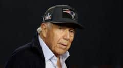 Quién es Robert Kraft, el multimillonario en el centro de la polémica por la gira de Ed Sheeran