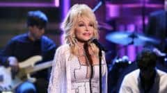De "Jolene" a "I Will Always Love You": cómo contó Dolly Parton la historia de su vida a través de 6 canciones icónicas