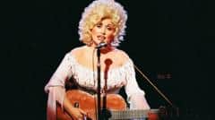 La historia de "I Will Always Love You", la canción escrita por Dolly Parton que Whitney Houston convirtió en un himno del amor