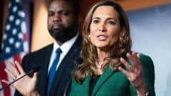 "Ha ido demasiado lejos": el mensaje a Trump de la congresista republicana María Elvira Salazar en plena ola de arrestos y deportaciones