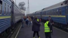 Rusia ataca un tren ucraniano poco después de que Boris Johnson y altos funcionarios europeos abandonaran la estación