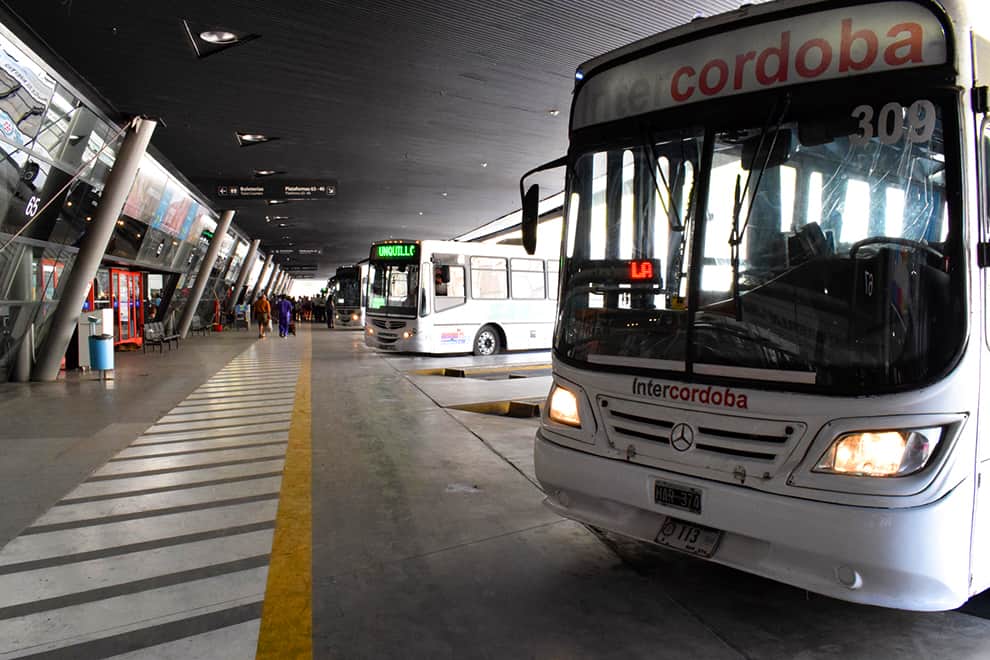 Interurbanos: AOITA levantó las medidas y abrió una tregua de 45 días para negociar salarios