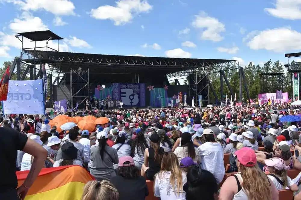 Córdoba se prepara para el 39° Encuentro Plurinacional: cortes, marchas y cambios en el tránsito