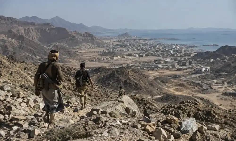 Yemen lanzó una gran ofensiva contra los hutíes y reabre un frente crítico sobre el mar Rojo