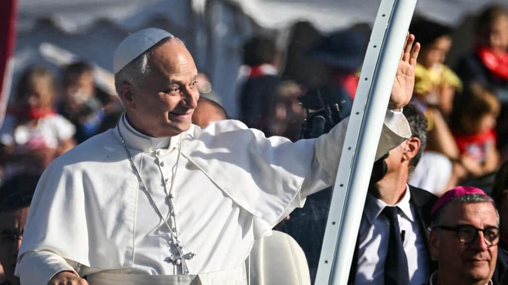 En directo: León XIV insta a la Iglesia a afrontar sus fallos antes de reunirse con víctimas de abusos en Francia