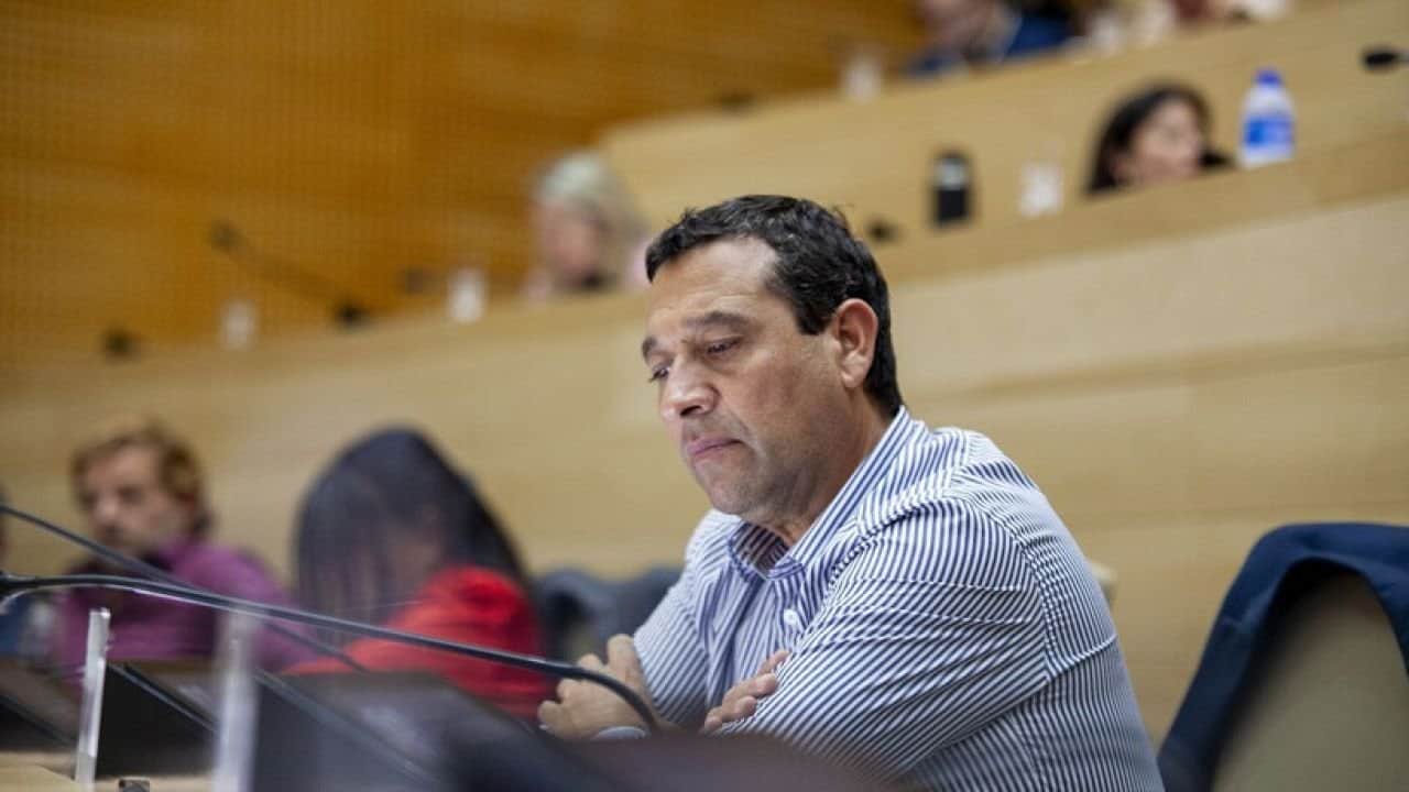 La Legislatura de Córdoba aprobó la licencia de Ramón Flores: asume Estrella Benchetrit
