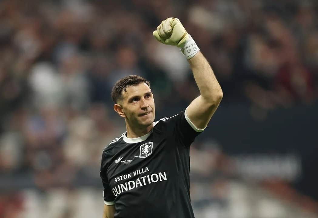Dibu Martínez cambia de club: será nuevo arquero del Chelsea