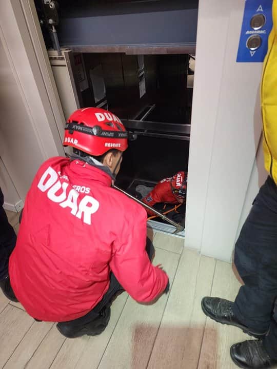 Un hombre perdió la vida en un ascensor