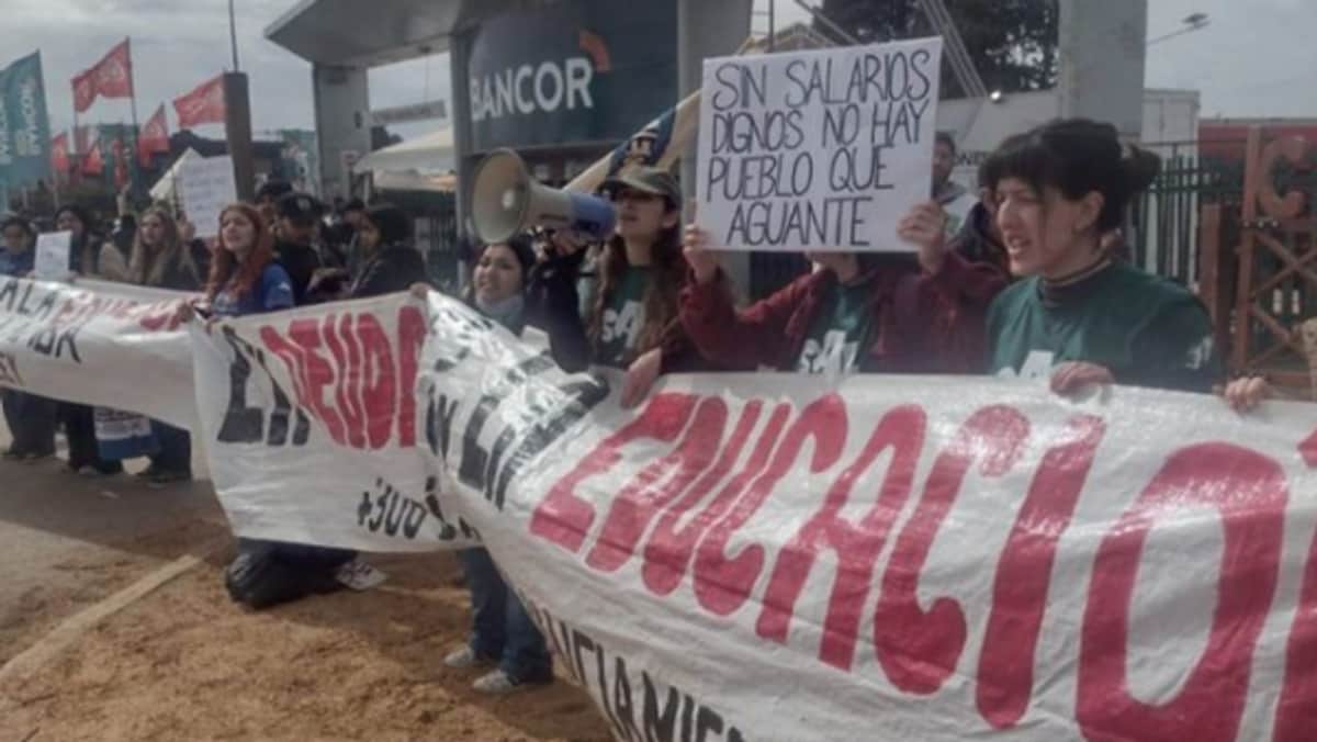 Protesta universitaria en la Expo Rural de Río Cuarto