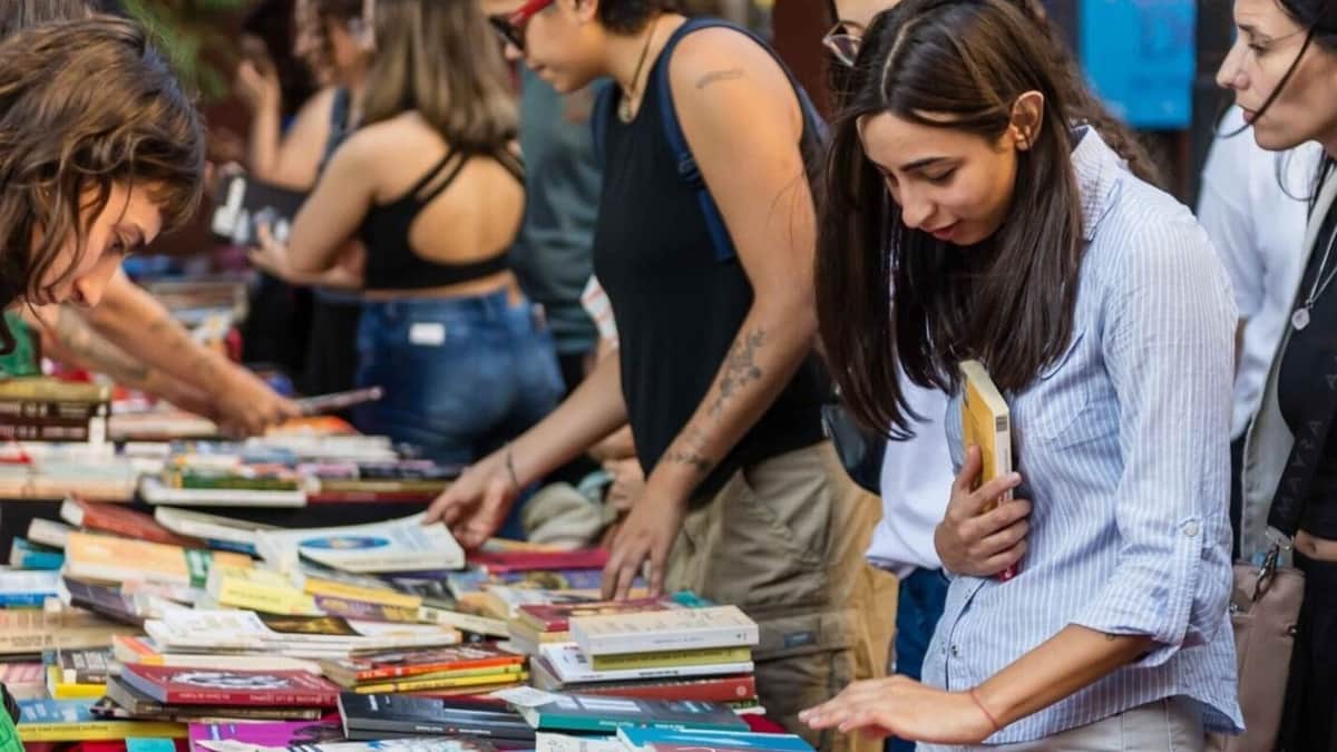 Tercera edición de la Feria de Libros Circulantes con poesía y música en vivo