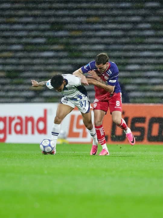 Talleres bajo la lluvia vence a Unión 2 a 0