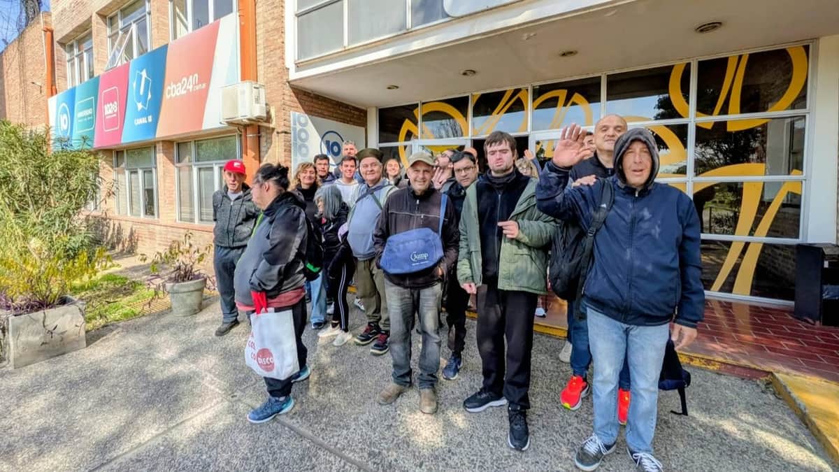 El Centro de Día Kruppal vivió la experiencia de hacer radio y televisión en SRT Media