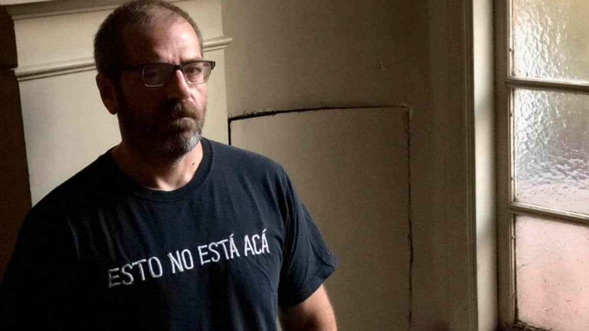 Carlos Busqued, un mundo de dolor: un ensayo detrás de la voz y el mito del escritor chaqueño-cordobés