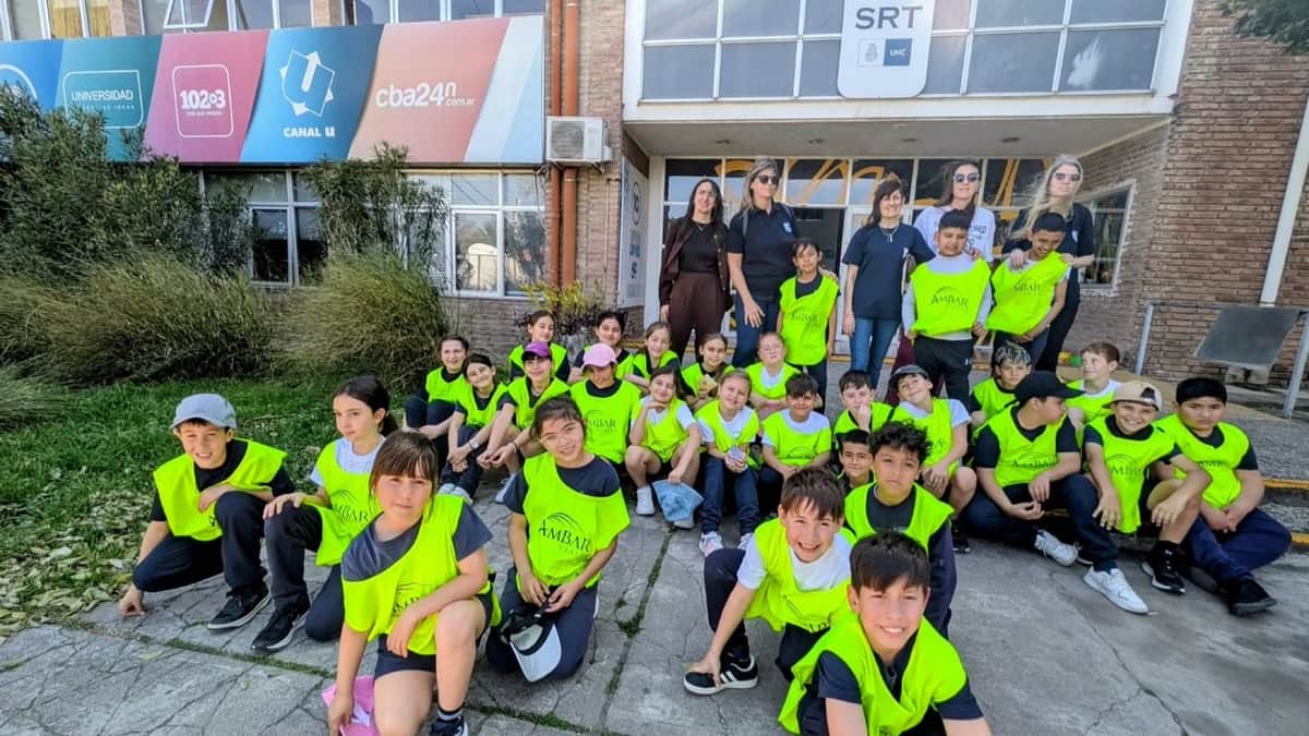 Estudiantes de Carrilobo visitaron las instalaciones de SRT Media