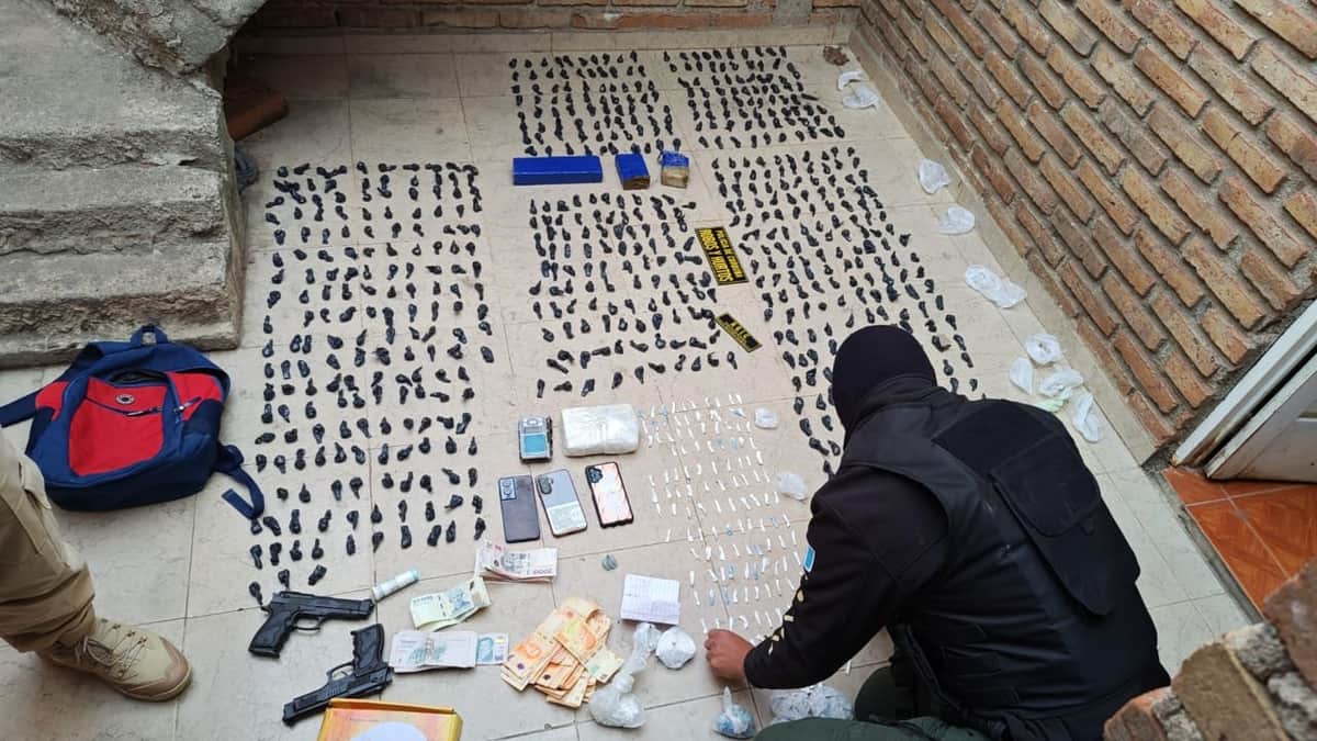 Operativos en Córdoba: múltiples allanamientos, una detenida y secuestro de drogas