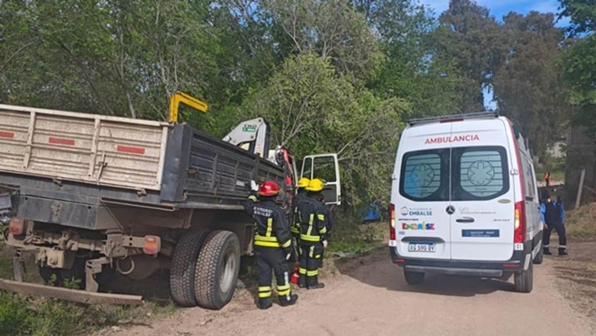 Interior de Córdoba: un camionero de 65 años se descompensó y falleció