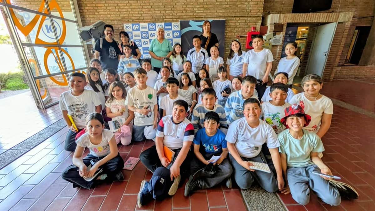 Estudiantes de Las Peñas recorrieron las instalaciones de SRT Media